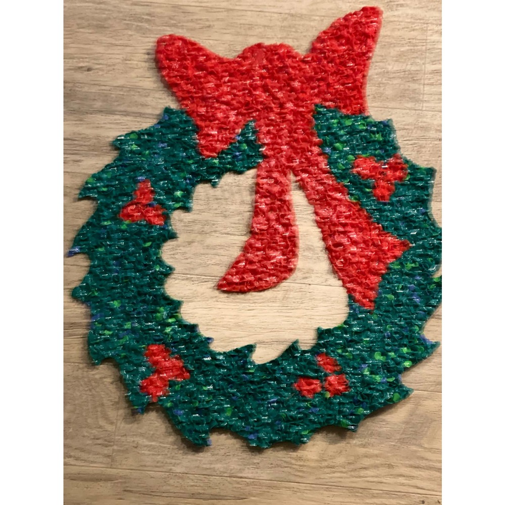 VTG 1970s Melted Plastic Popcorn Christmas Holiday Decoration Holly Wreath